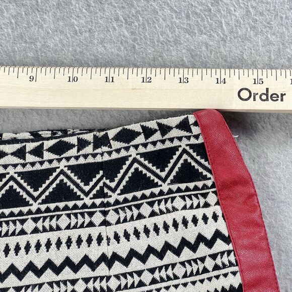 Ligali Shorts Womens Medium Black Red Faux Leather Stripe Aztec Boho Pant Resort - Picture 5 of 11